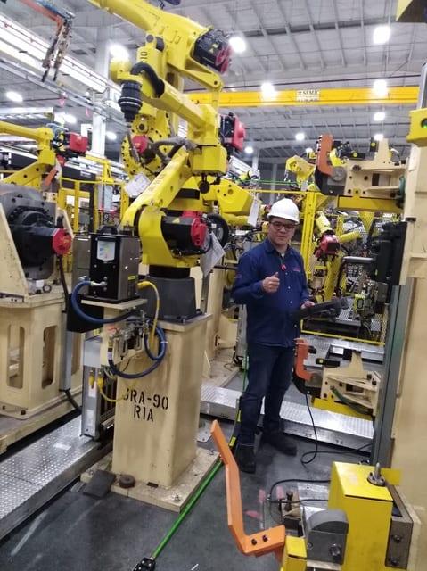Arturo, ROBOT PROGRAMMER AND PLC PROGRAMMER — Automate America