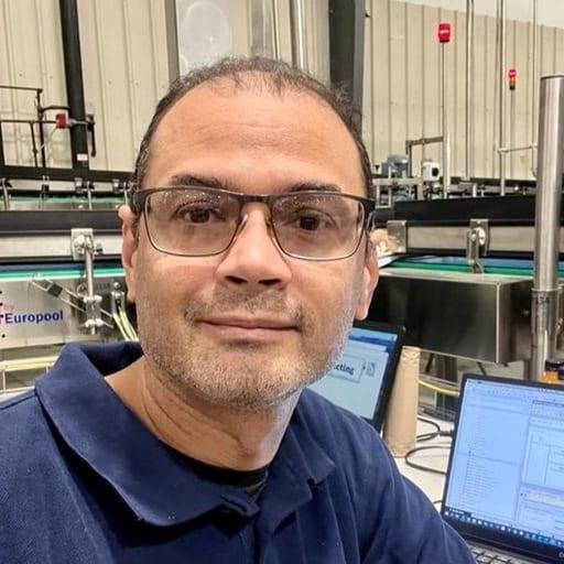 Luis, Freelance as technician — Automate America